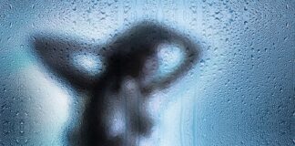 Jak odblokować napinacz pasów?