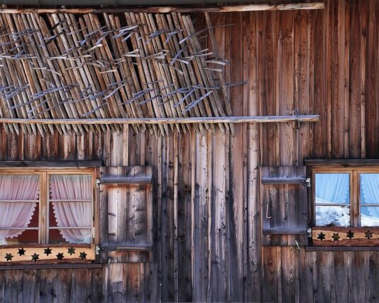 Czy firanka może się zapalić od kaloryfera? Czy firanka może się zapalić od kaloryfera?