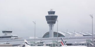 Jak sprawdzić luz na sworzniu tłoka?