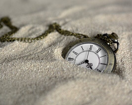 Gdzie jest zegarek w The Forest?