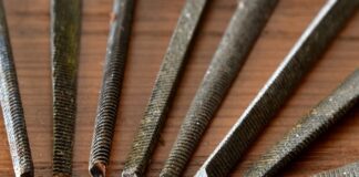 Do czego służy tarnik do kopyt?